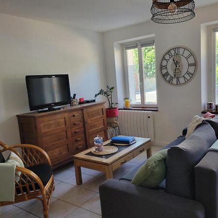 Gaillon Appartement Avec Terrasse מראה חיצוני תמונה
